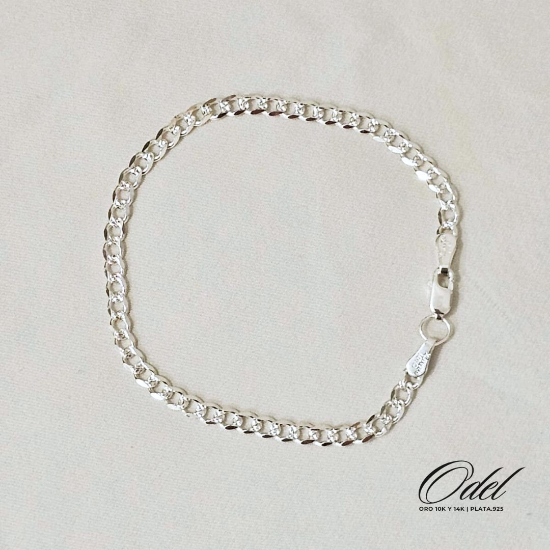 Pulso barbado delgado en plata .925 para caballero – estilo discreto y elegante