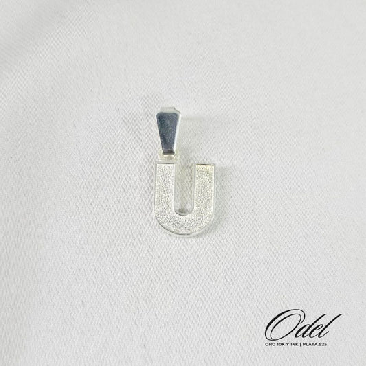 Dije de letra lisa en plata .925 – inicial
